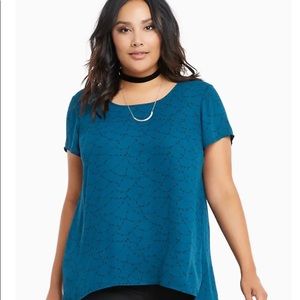 Torrid Star Print Hi-Lo Top Size 2